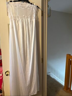 Barada & Co White Lace Nightgown Size Small